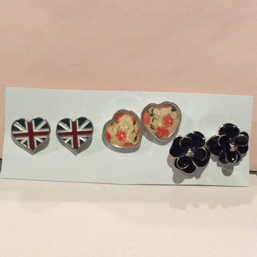 Forever 21 earring bundle.